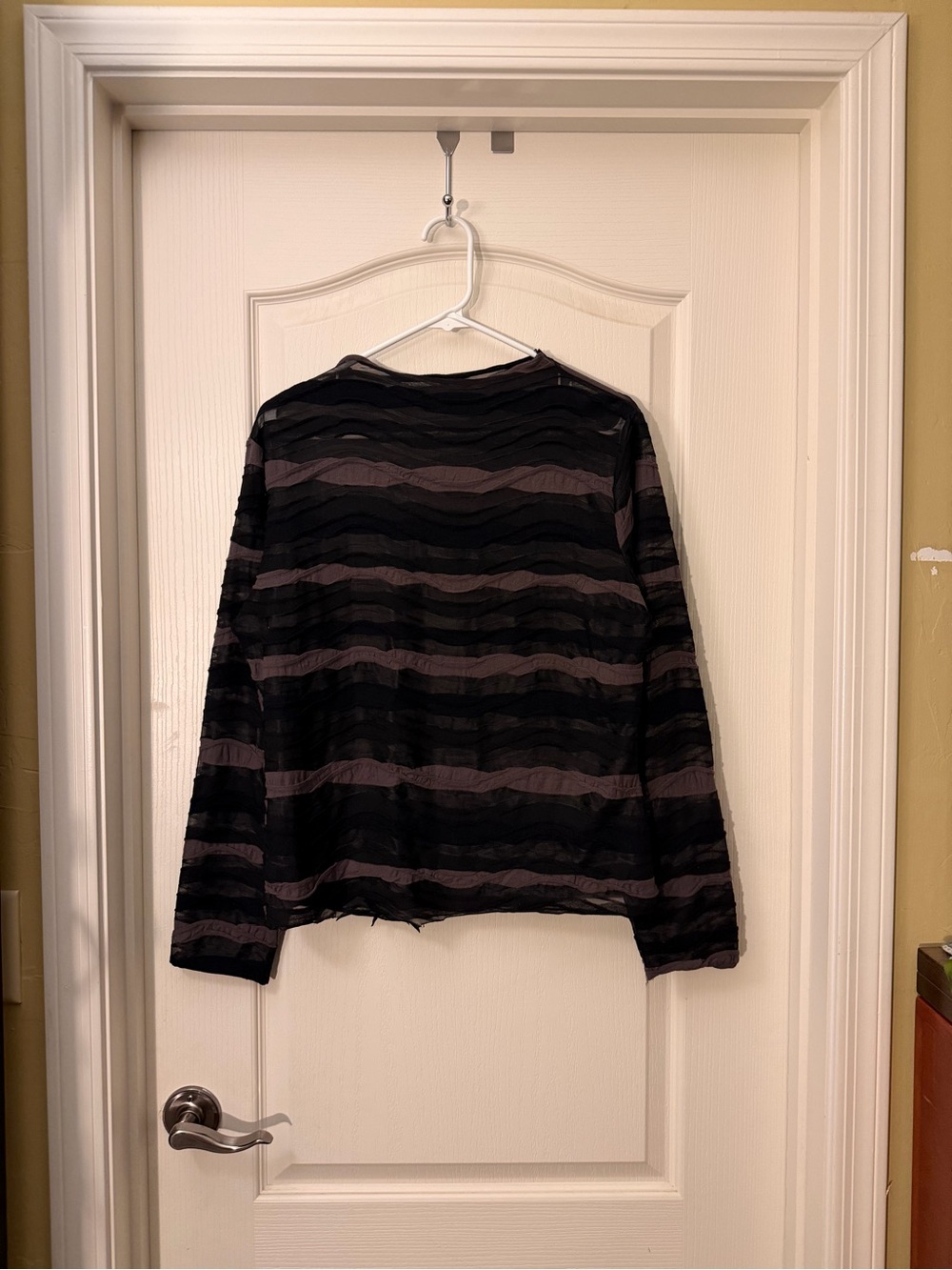 DISTURBIA Wave Mesh Long Sleeve